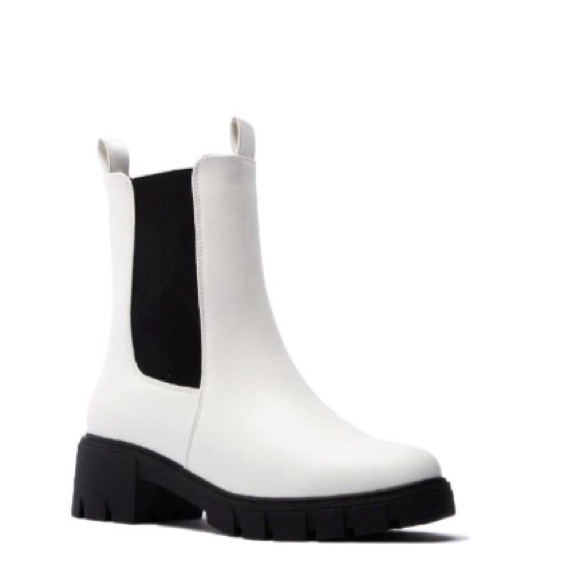 White Pull On Lug Sole Boots - Picture 4 of 8